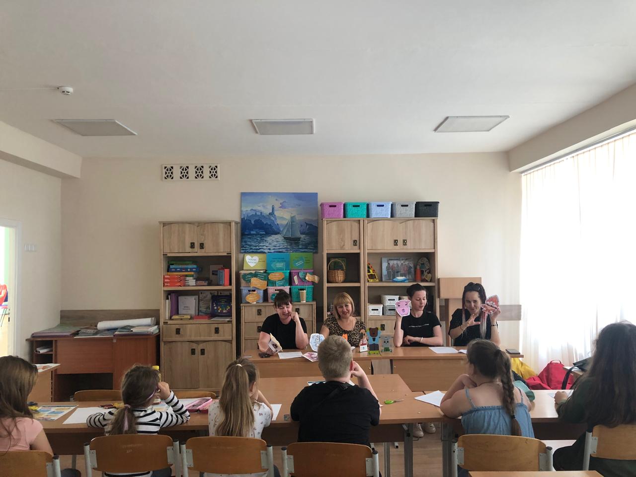 04.06 5 в Арт майстерні Центр практичної підготовки іскорки суперсил вистава jpg