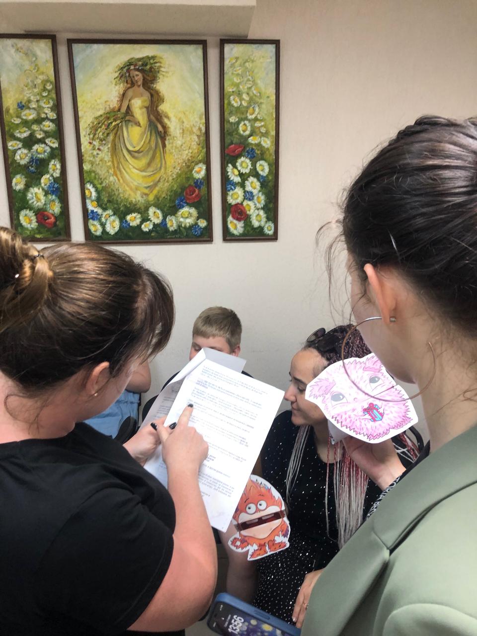 04.06 7 в Арт майстерні Центр практичної підготовки іскорки суперсил підготовка до вистави jpg