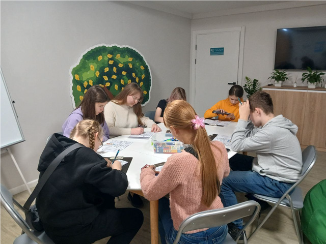 08.10.25 2 Учасники створюють візуалізацію власної лінії життя