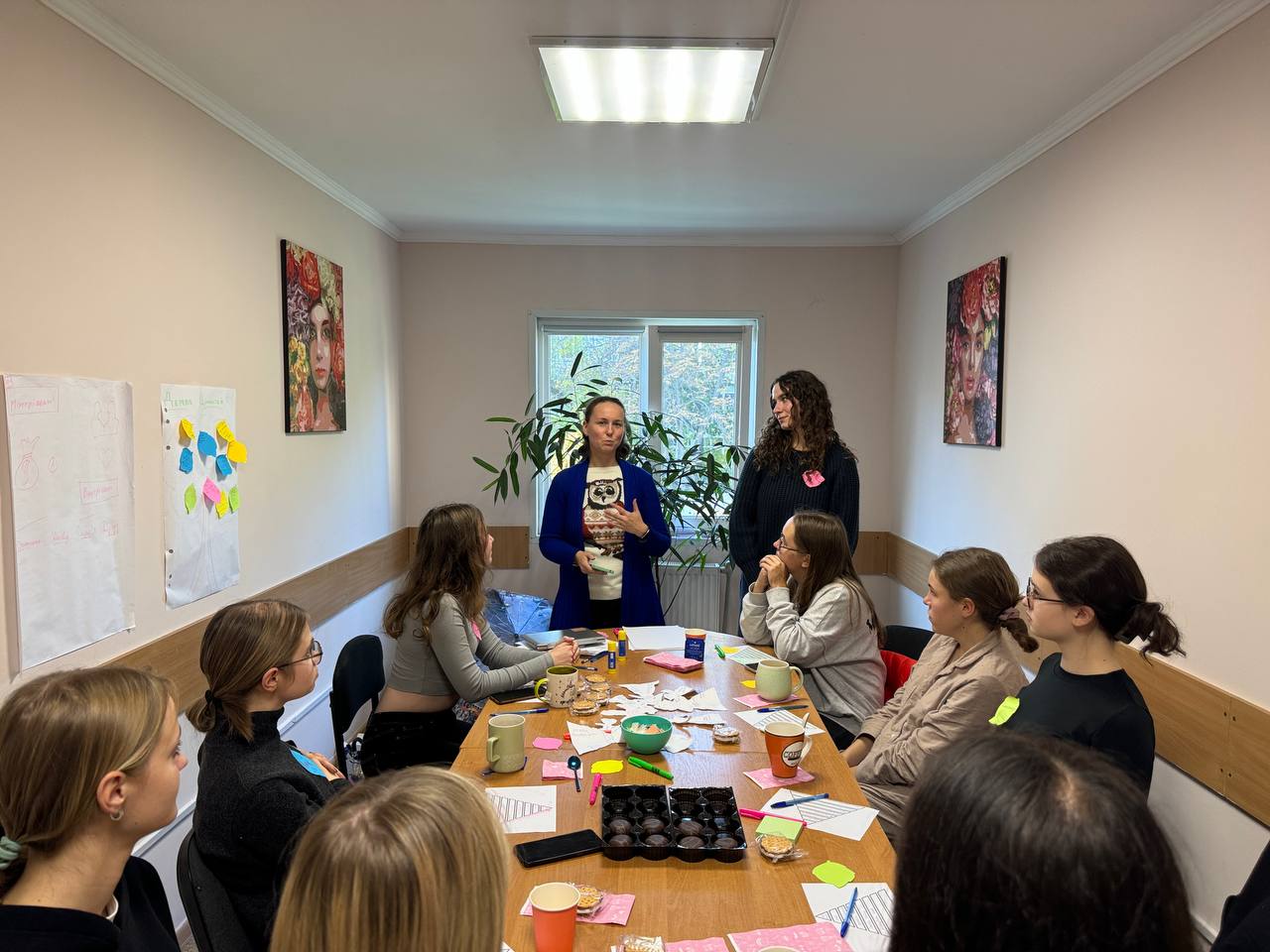 15.10.25 7 Анастасія Котелевець розповідає про теми занять що очікують студентів у межах програми